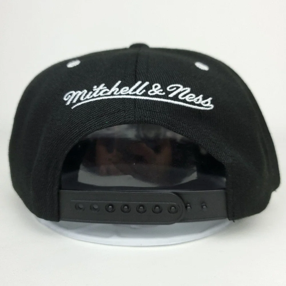 Dallas Mavs Mitchell & Ness Snapback Cap Hat White 3D Logo Black Mavericks NWT‎